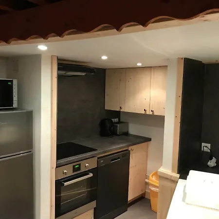 Le Saporta- Et Meubles De Tourisme *