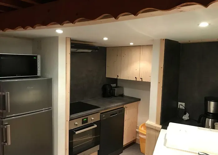 Le Saporta- Et Meubles De Tourisme *